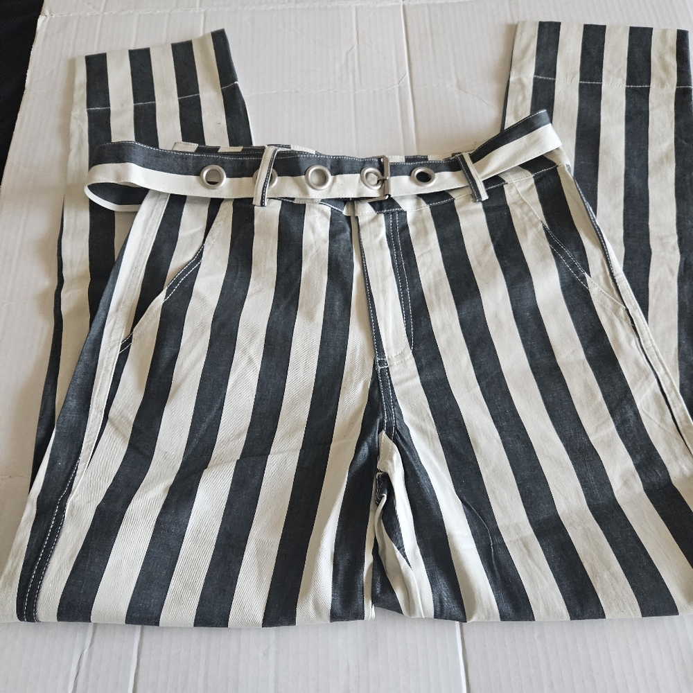 UNIQ Gray and White Striped Pants with Grommet Belt, Medium NWT